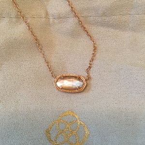 KENDRA SCOTT Gold Pendant Necklace